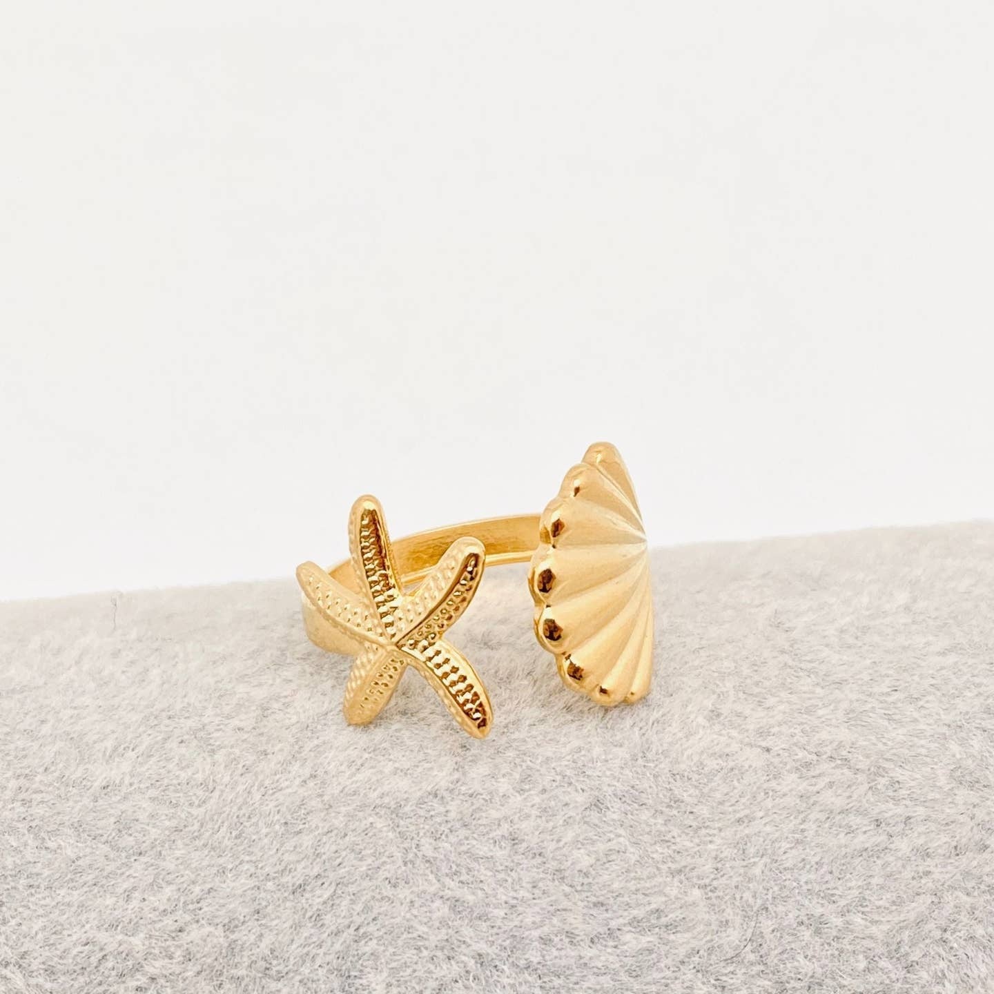 SEASIDE TREASURE RING