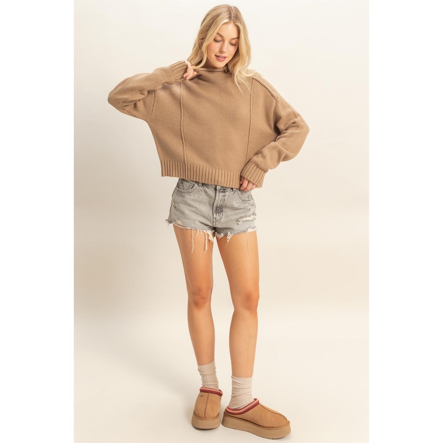 OATMILK LATTE CROPPED SWEATER