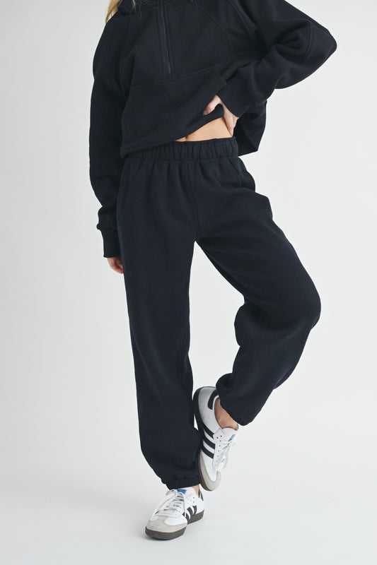 ELEVATED ESSENTIALS JOGGER
