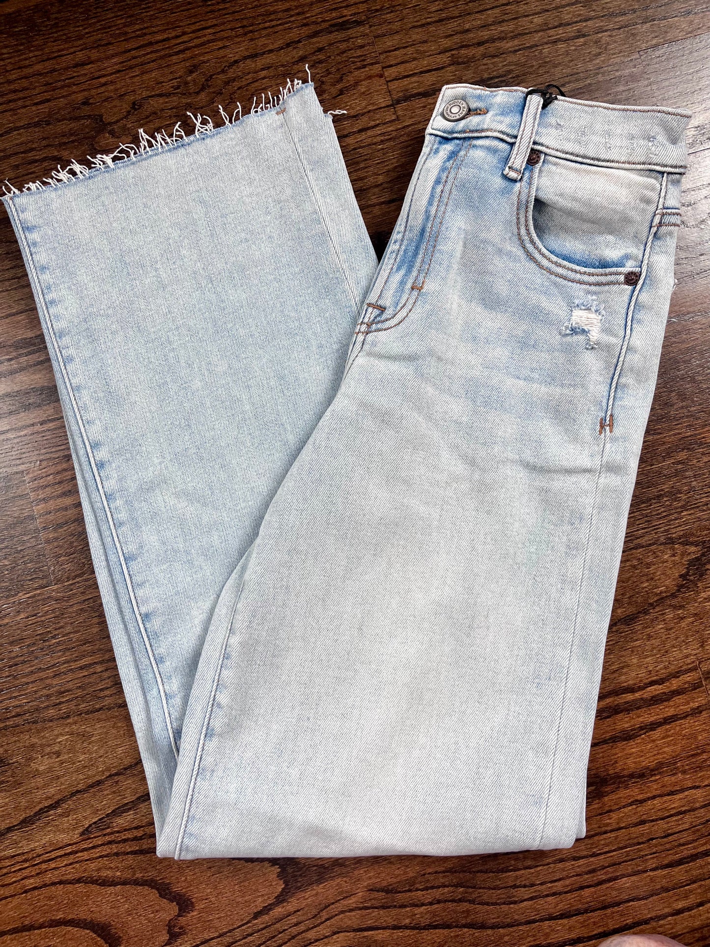 LOGAN DAD JEANS LIGHT WASH