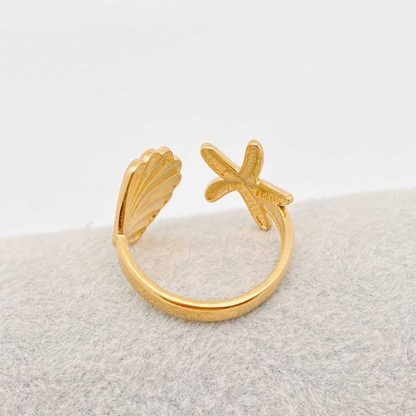 SEASIDE TREASURE RING