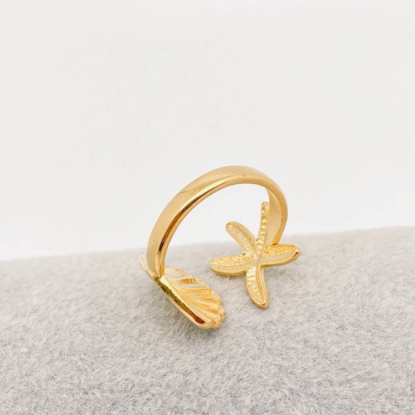 SEASIDE TREASURE RING