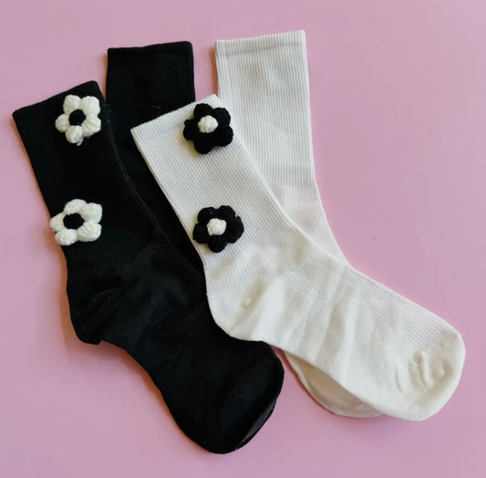 DAISY EMBELLISHED SOCKS