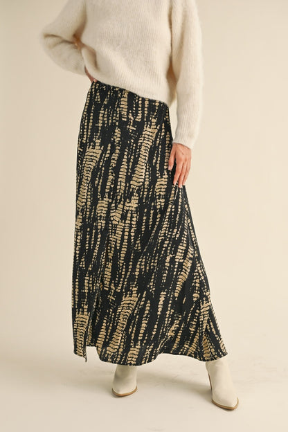 PATTERNED PERFECTION SKIRT