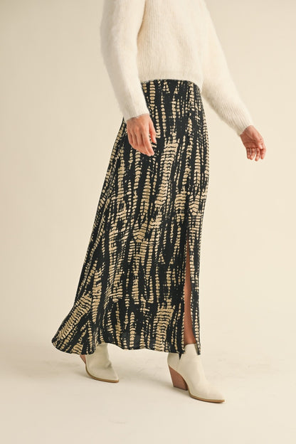 PATTERNED PERFECTION SKIRT