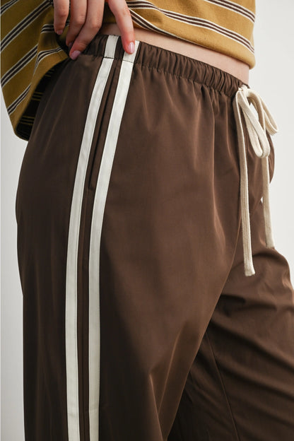 MOCHA MOTION TRACK PANT