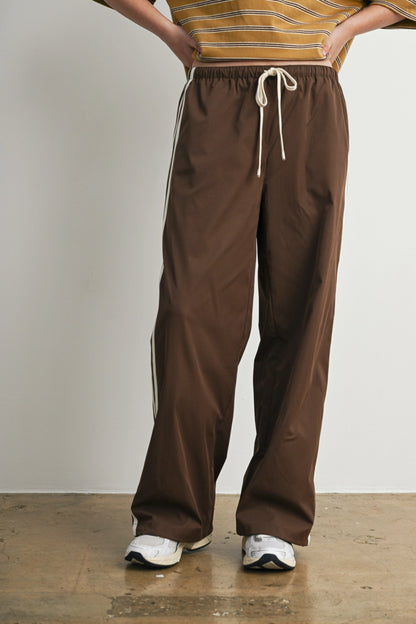 MOCHA MOTION TRACK PANT