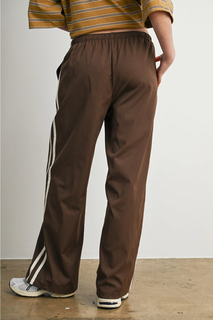 MOCHA MOTION TRACK PANT