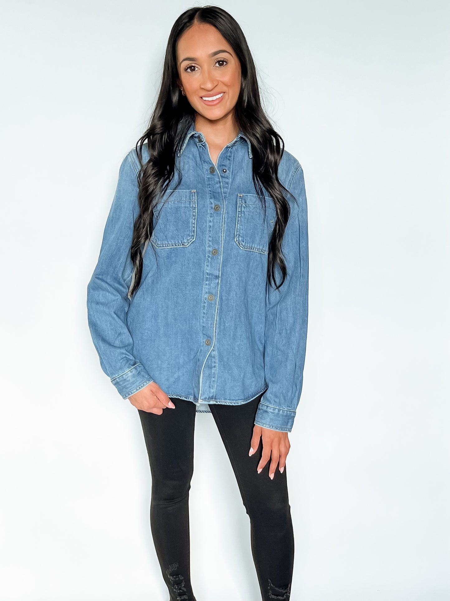 CLASSIC DENIM SHIRT