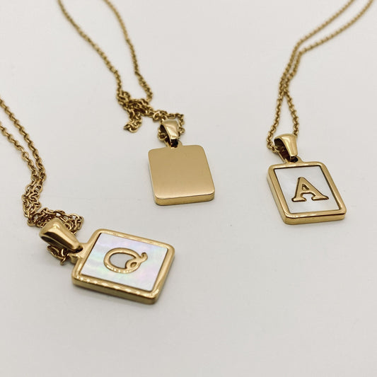 INITIAL NECKLACE