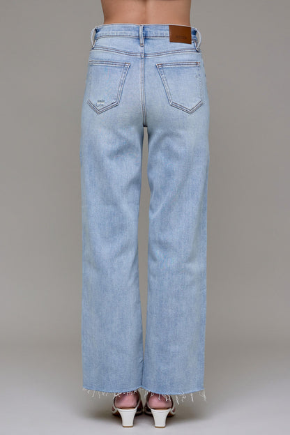 LOGAN DAD JEANS LIGHT WASH